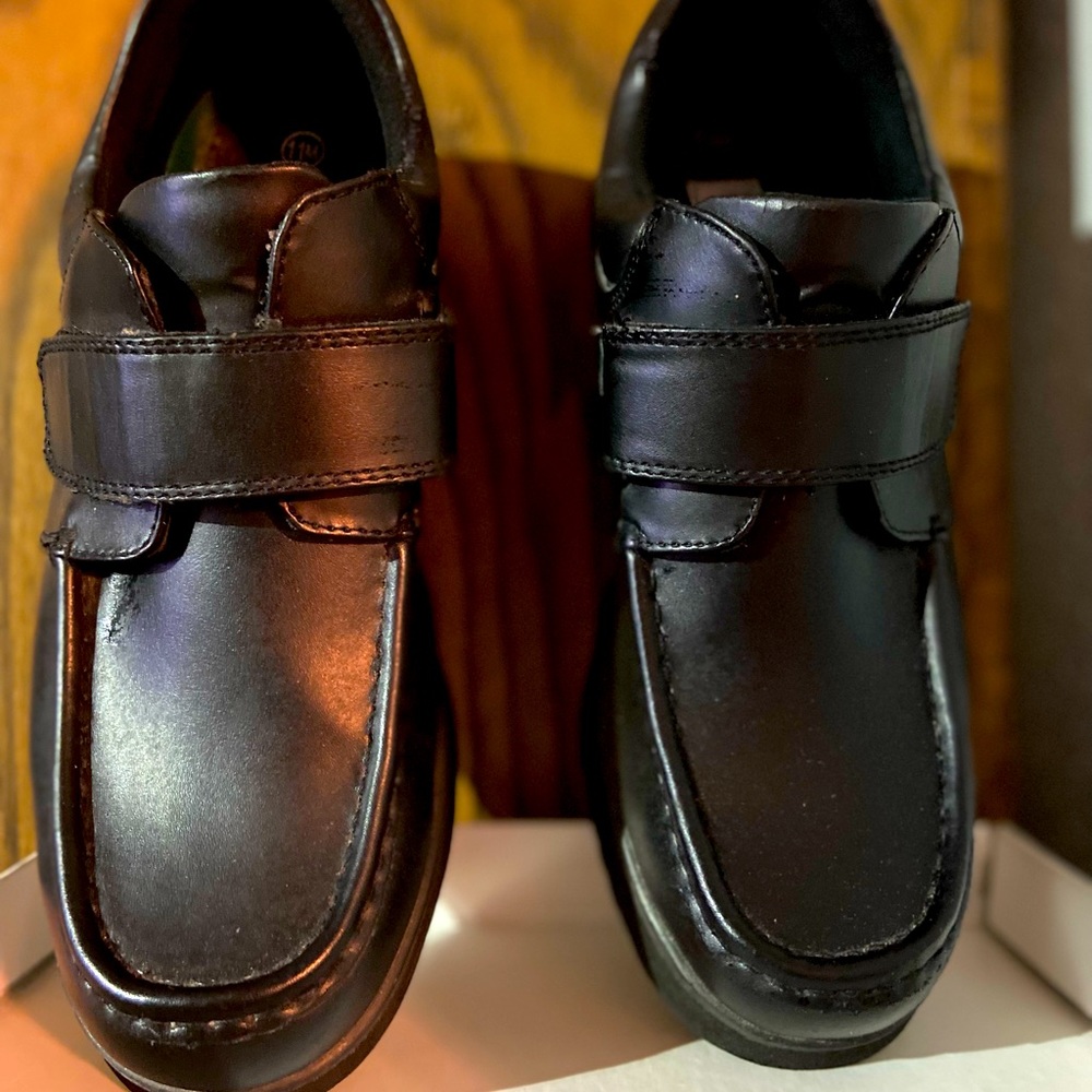 Black Dr. Scholls shoes